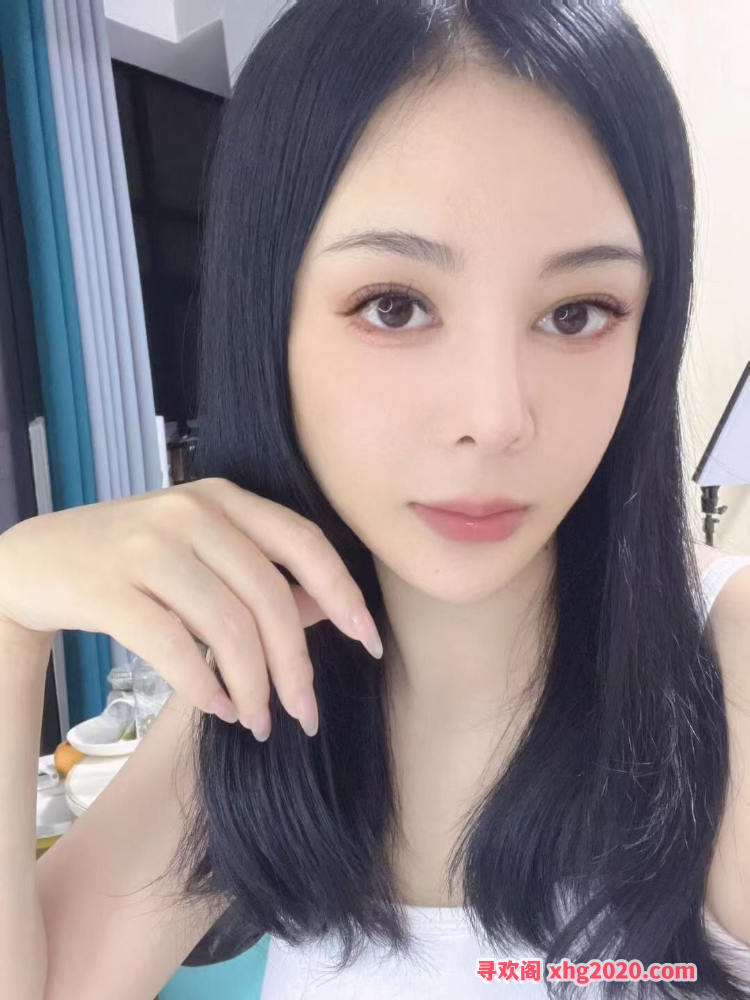 白云肤白骚女神笑笑