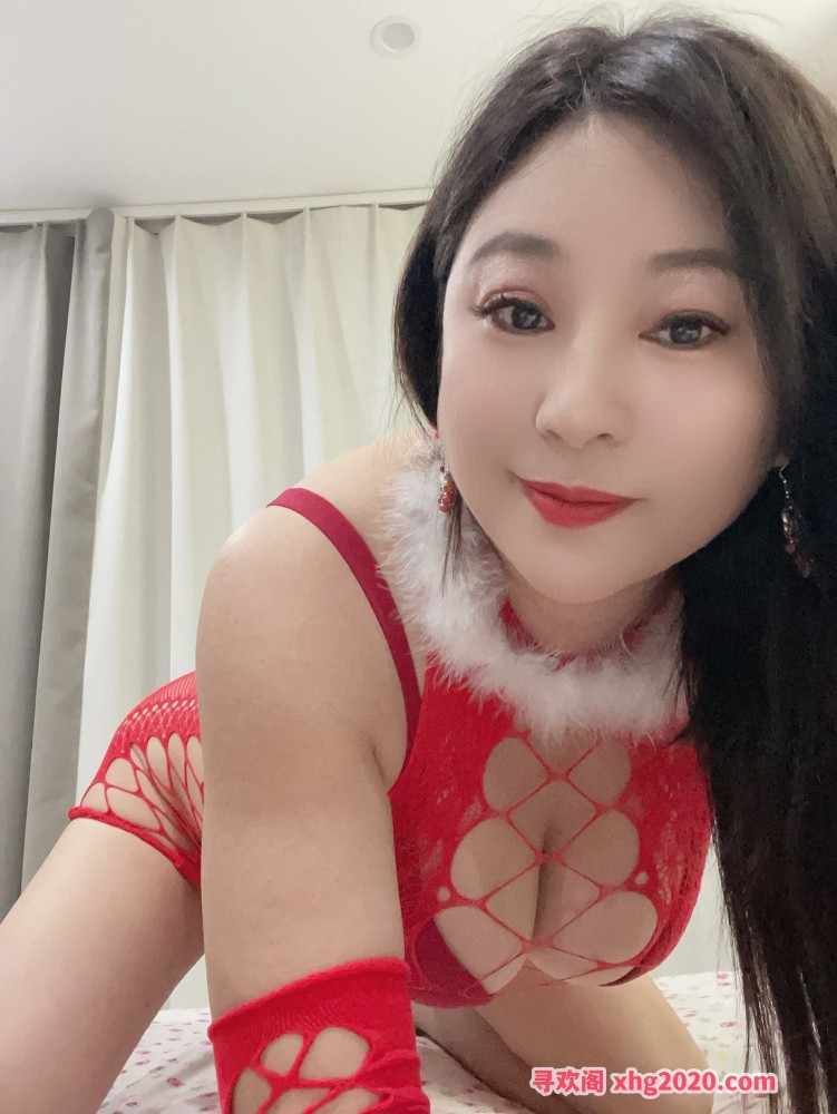 翘臀大奶熟女