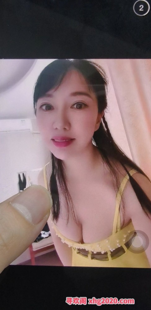 北湖地铁站大胸露露老师