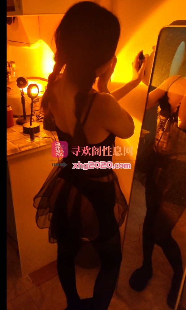 双马尾年轻服务骚妹妹