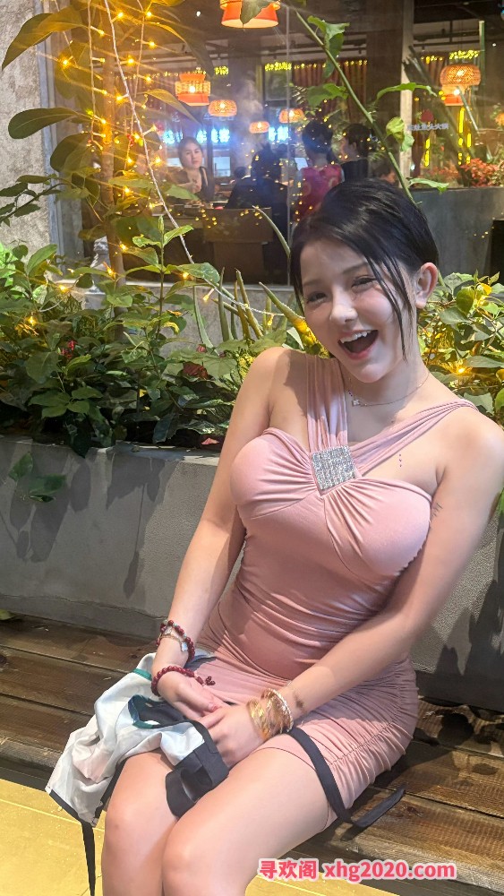 青岛白嫩美乳小妹