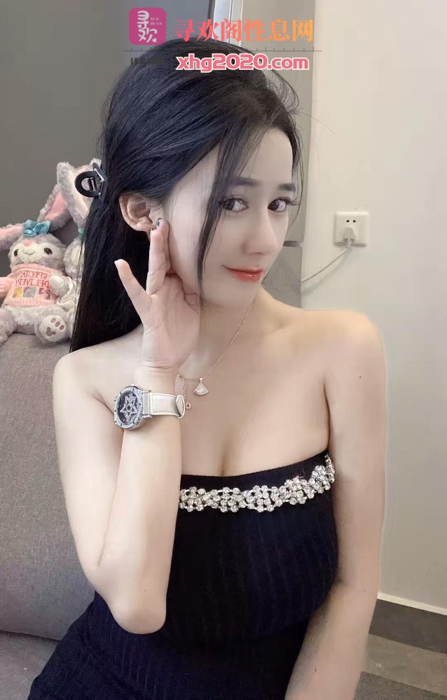海珠区性感妹纸，姿势任摆 , 口活不错 , 奶子也很大