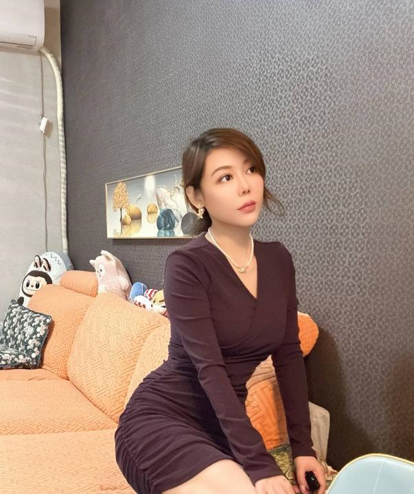热情温柔长腿老师