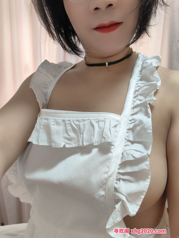 鼓楼韵味眼镜妹