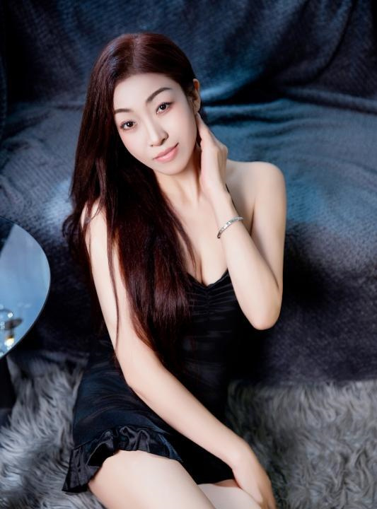 白云服务女王燕燕