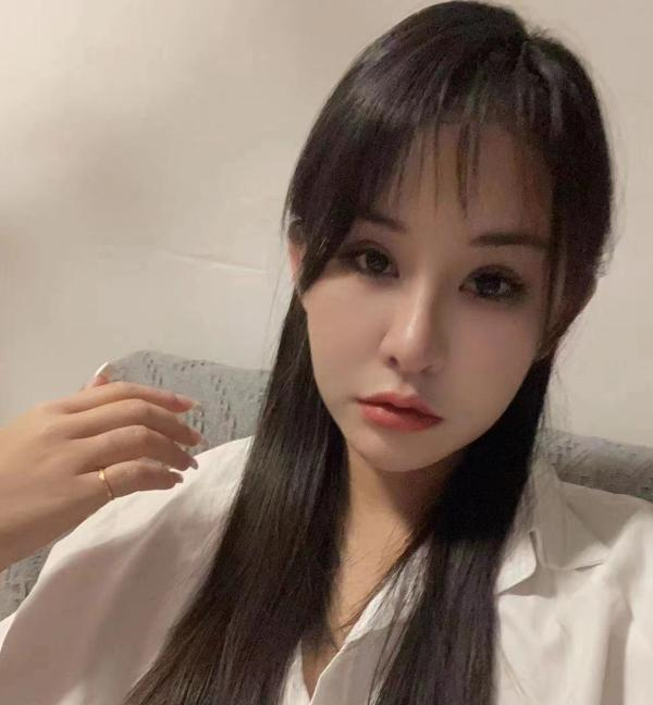 大长腿风骚美女