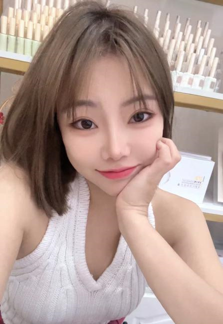 宝安短发甜辣妹子
