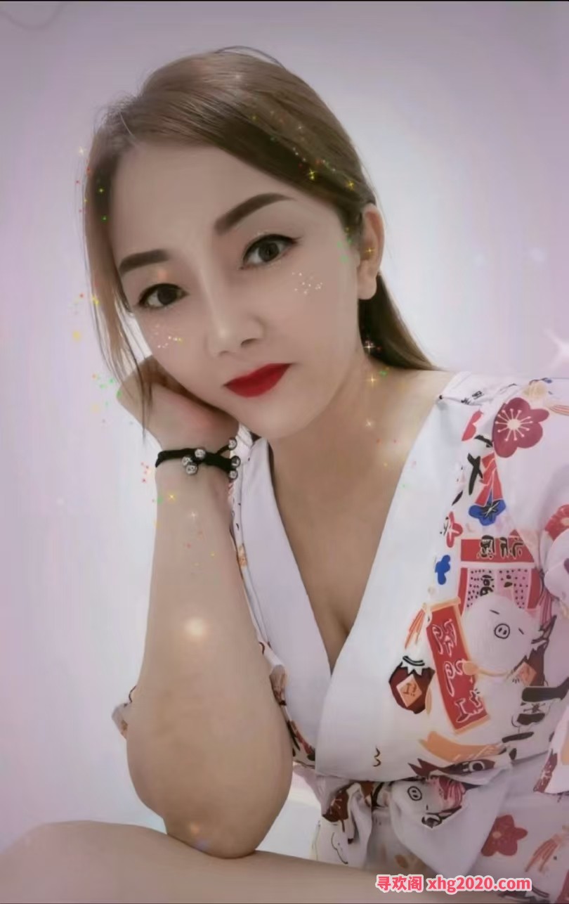 翻食少妇