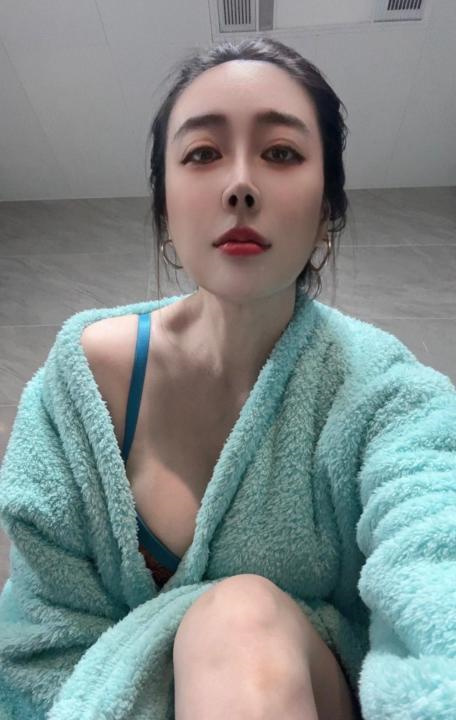 二刷妩媚性感御姐