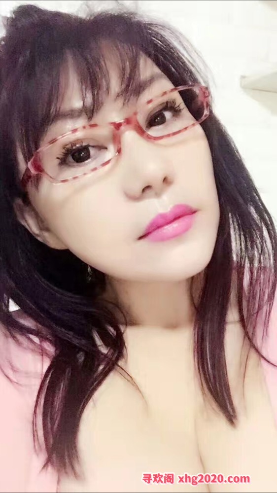 鼓楼眼镜女教师