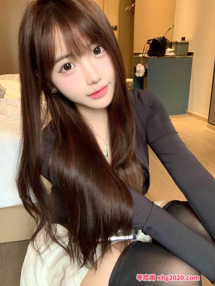 武汉性感迷人小妖精长腿奶大后入神器