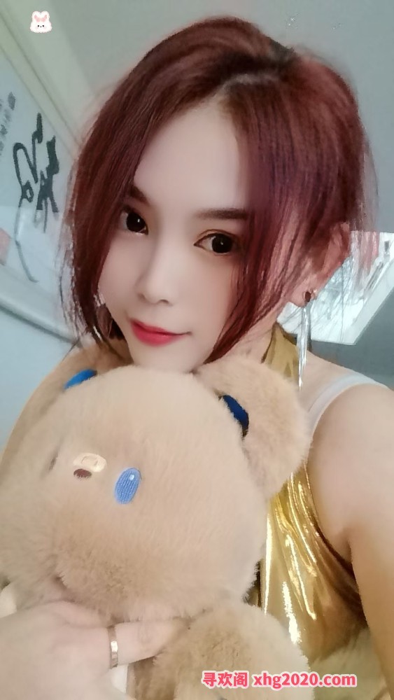 性格温顺小美女