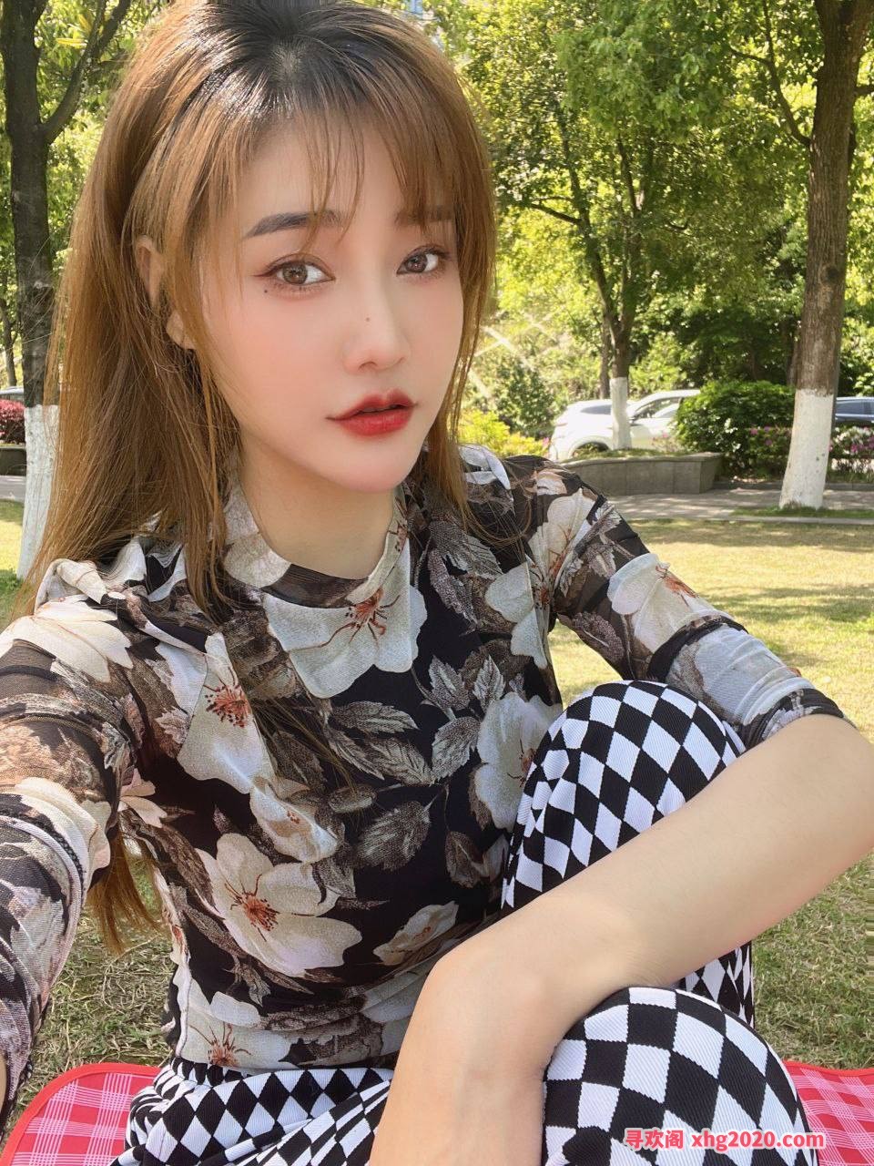 莞式服务长腿美女