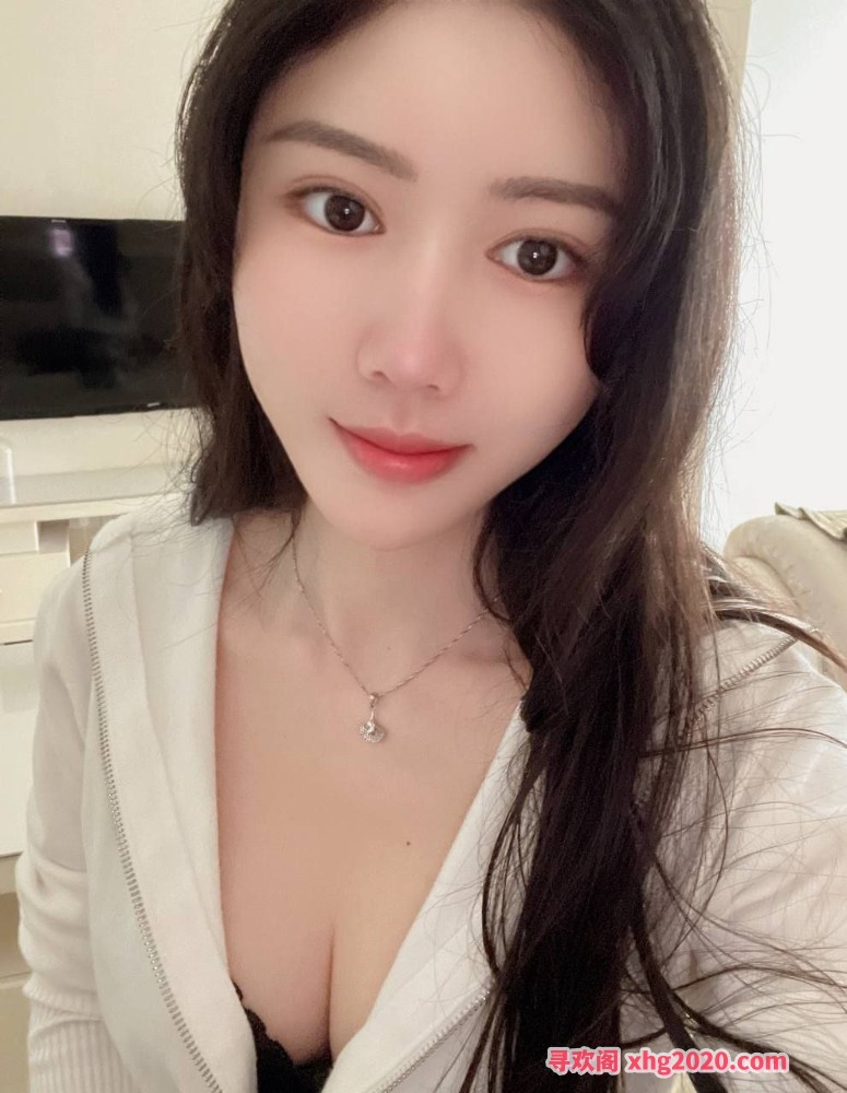 长发及腰瑜伽老师