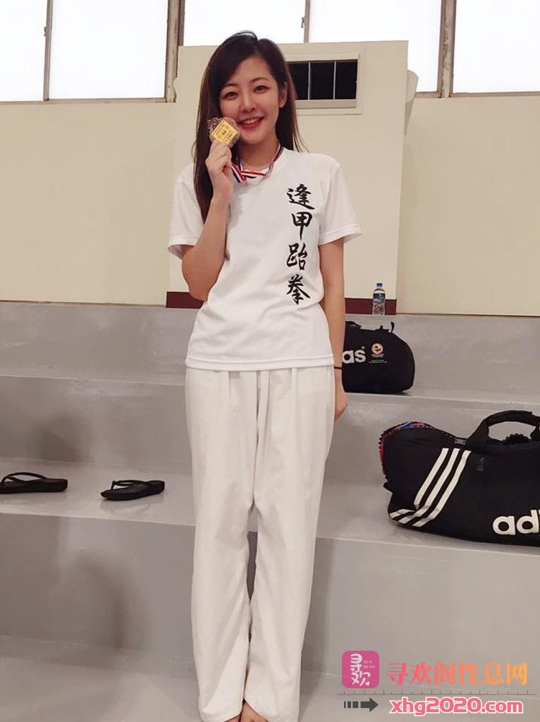 天然乖巧邻家小姐姐