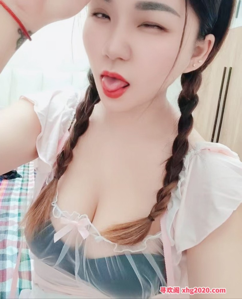 满嘴骚话的骚妇