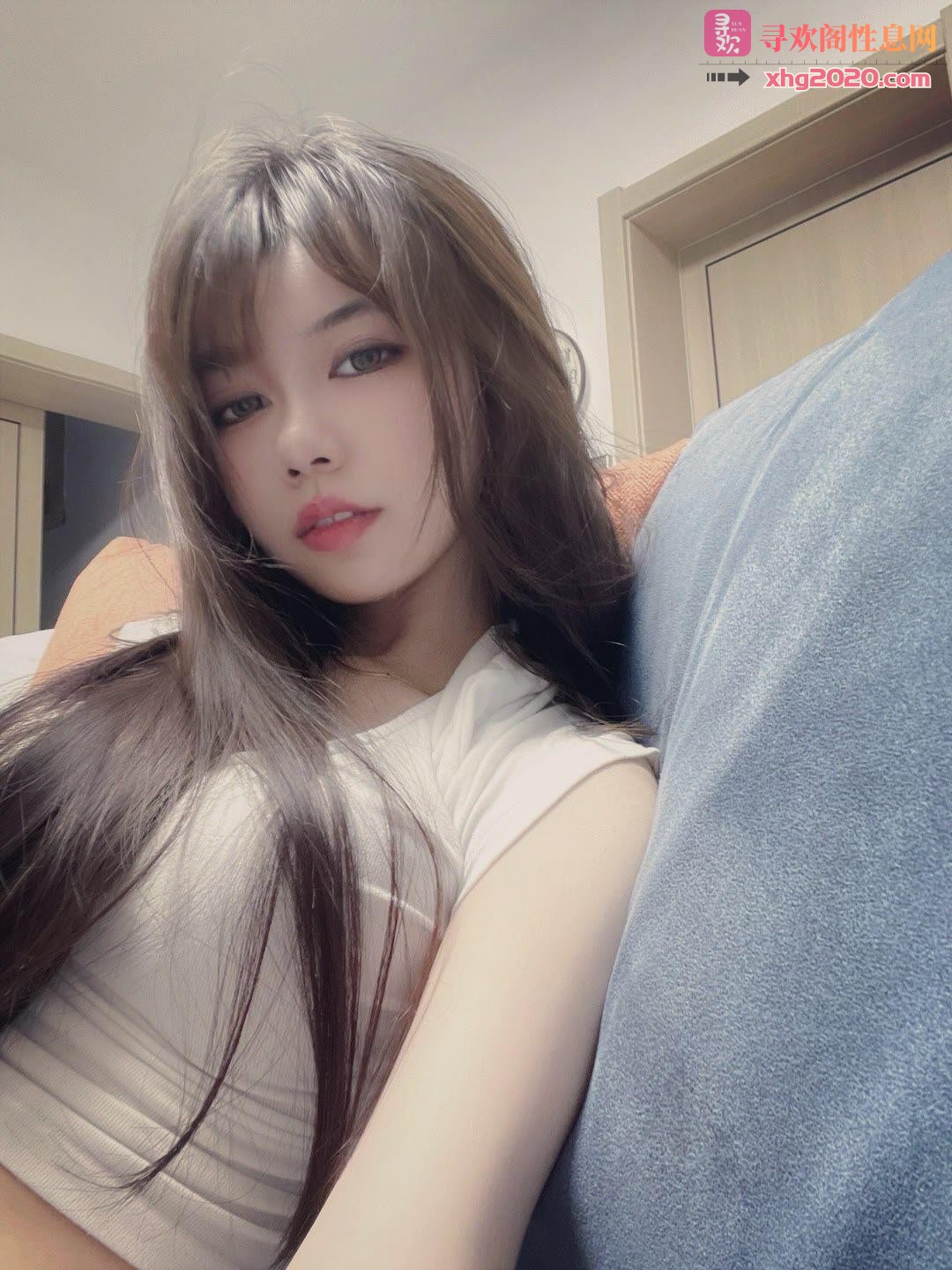黑丝妹子口活玩的真棒