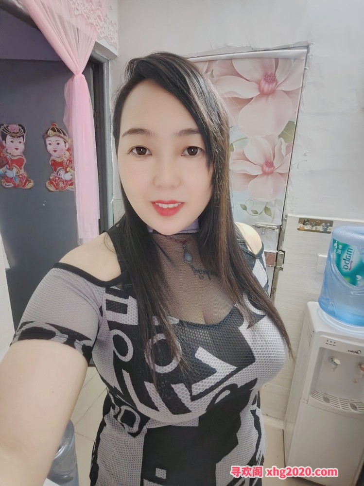 300一炮巨乳少妇