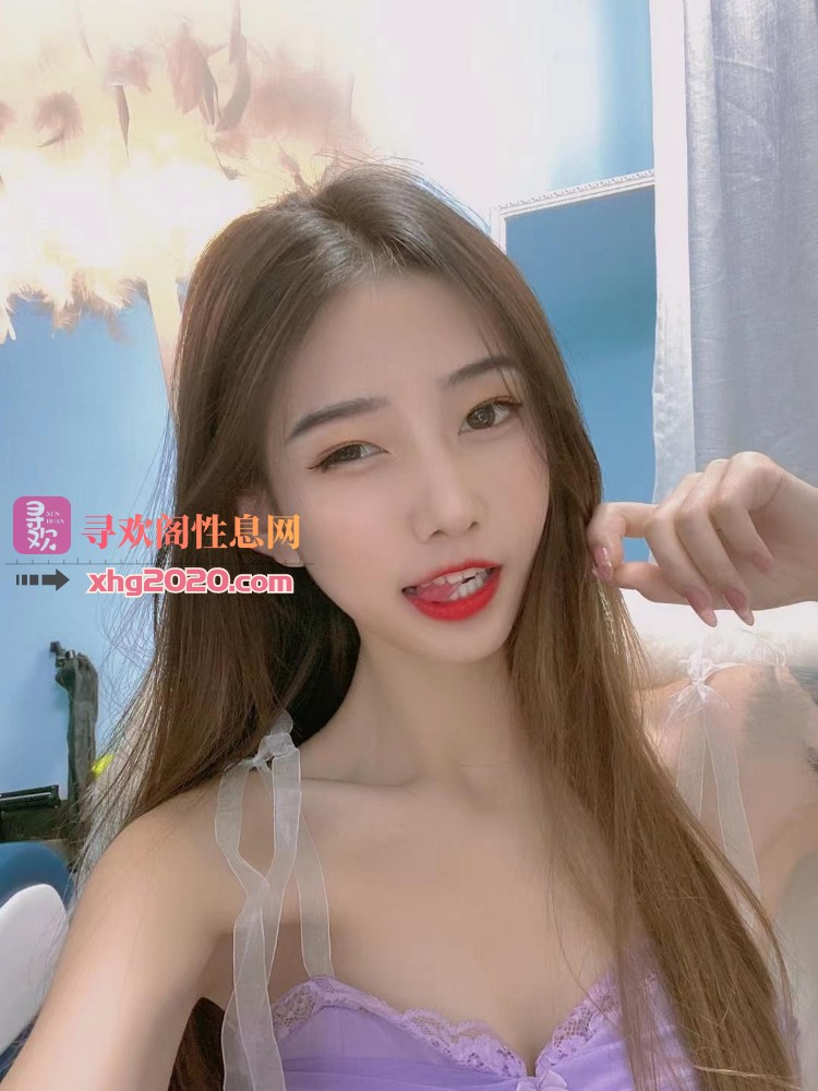 南山模特身材纤细制服诱惑