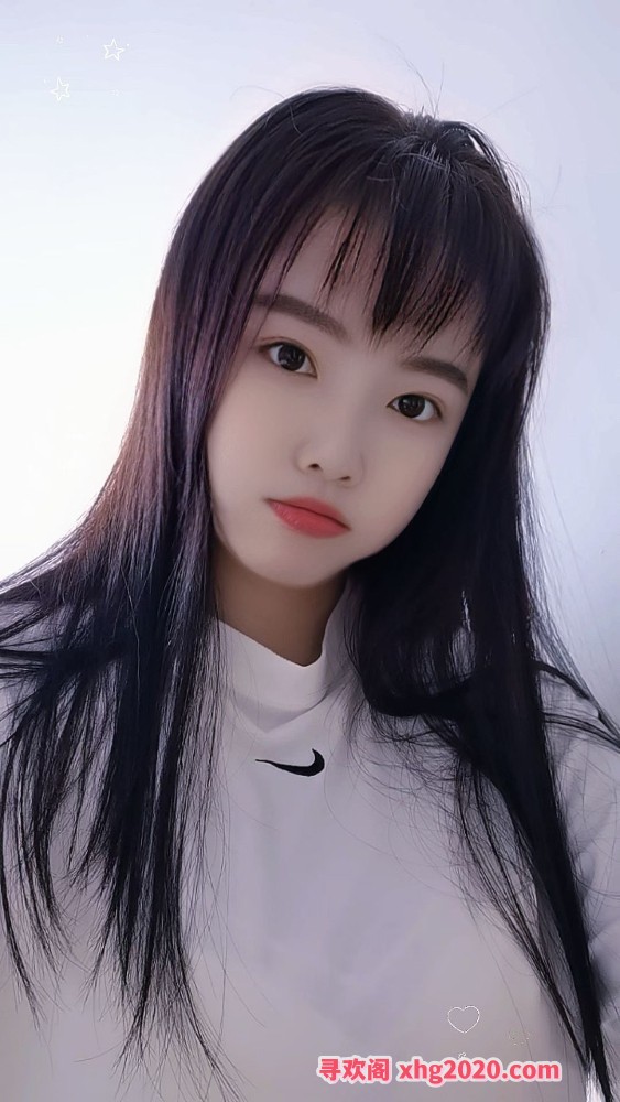 奶大B紧的美女