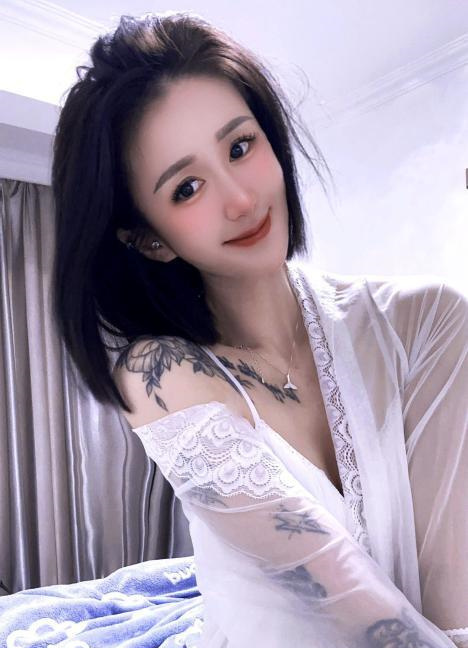 河东纹身小少妇