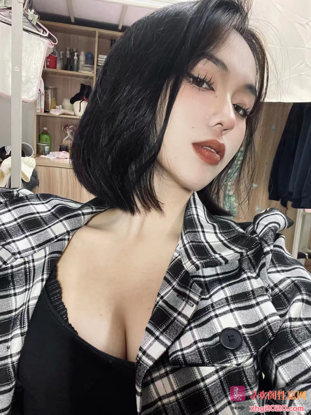 大胸水多骚货妹子
