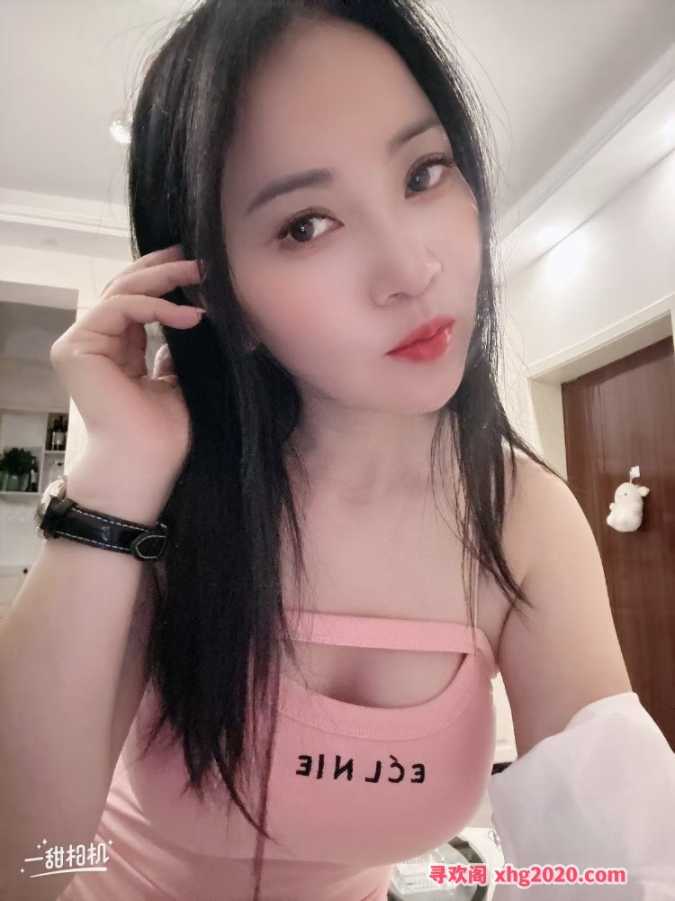 温柔漂亮的女销售