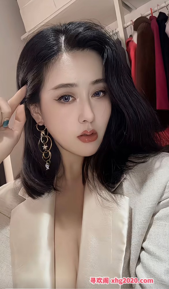 大胸美女