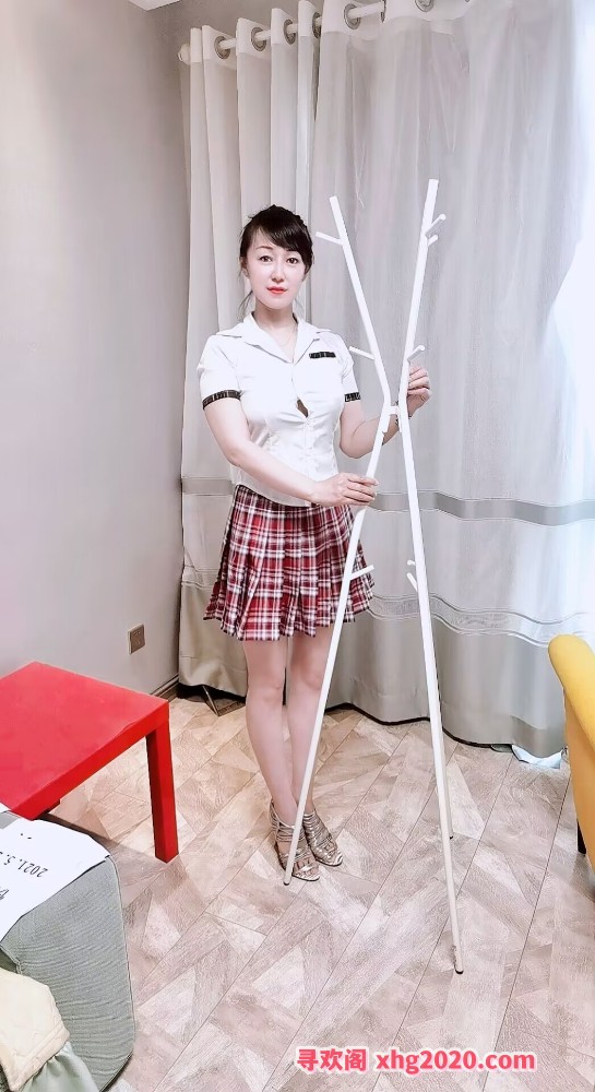 中项小虎牙骚女