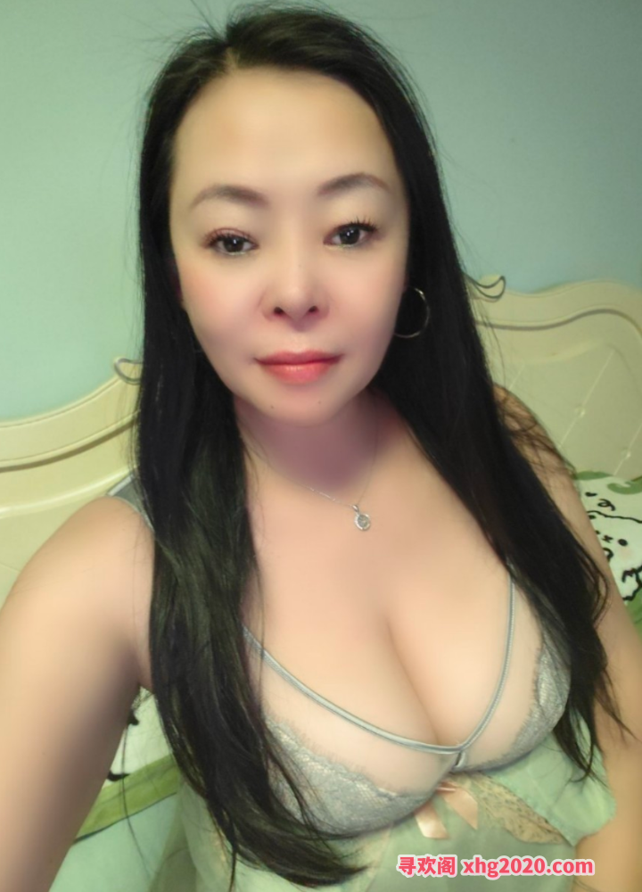 沙区可网课一样的大胸少妇