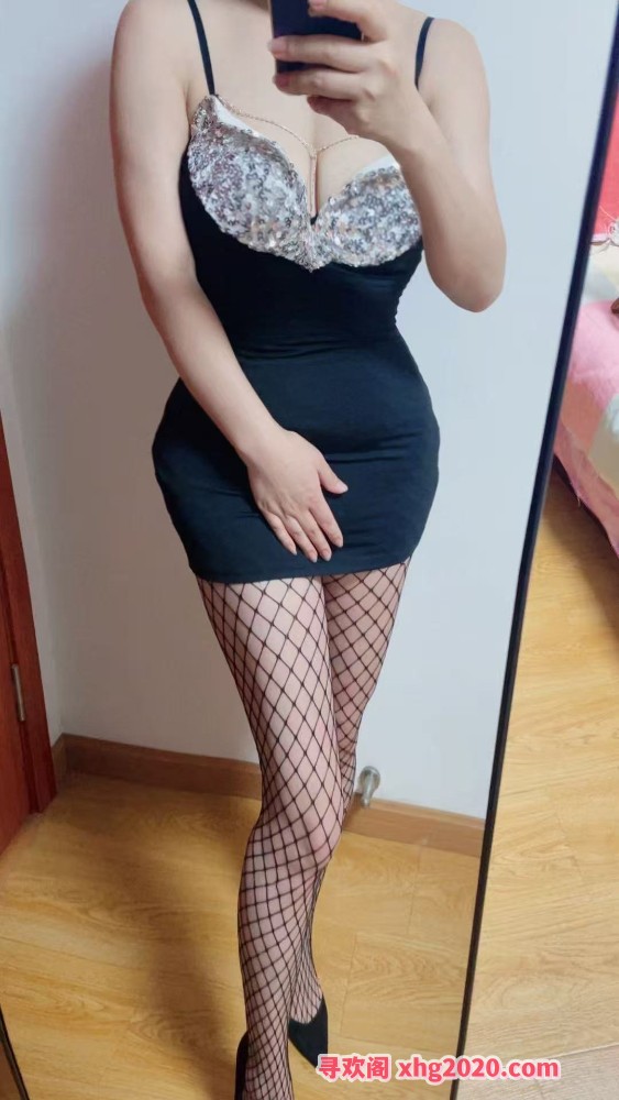 长腿网袜大胸妹