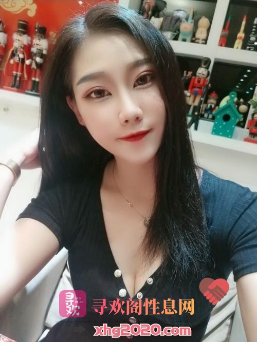 性感尤物，腿长逼紧，口活超棒还会喷水