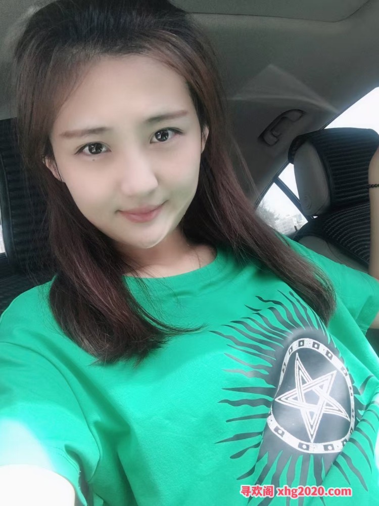 小御姐型美女