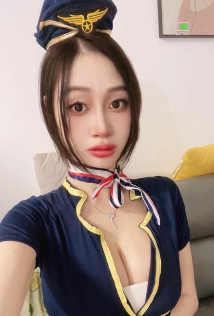 制服诱惑小静儿