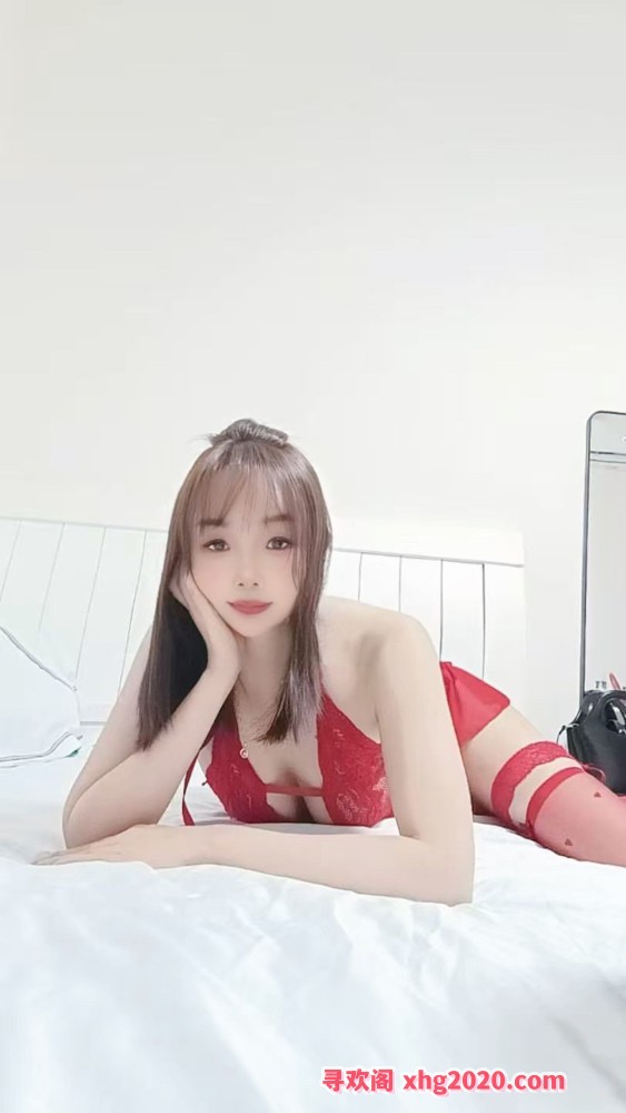 白云江夏小魔女
