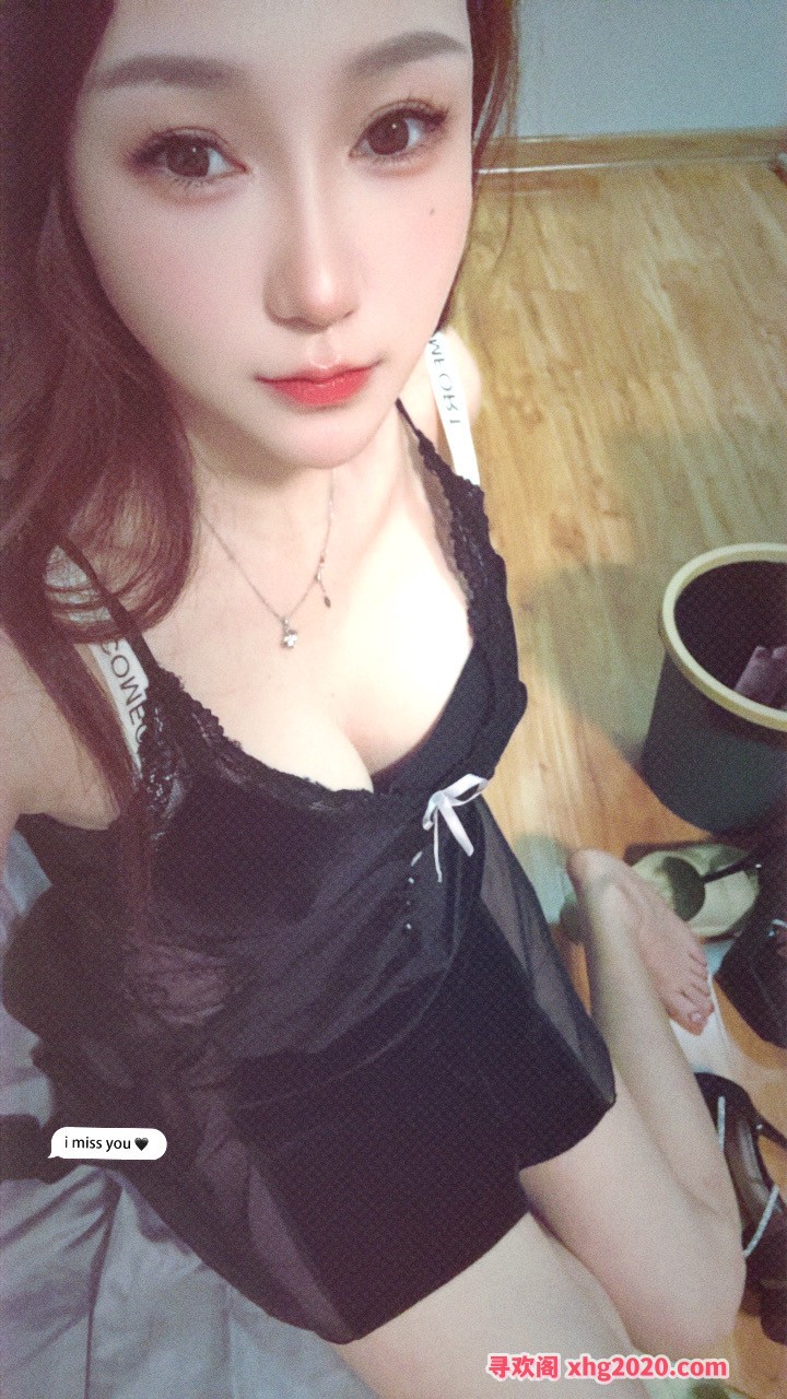 颜值不错的御姐初晴