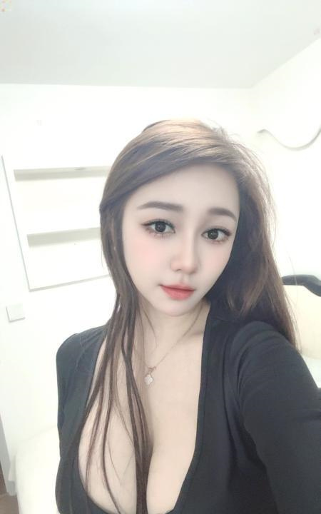 一线天美艳少妇