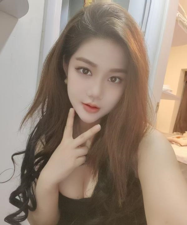 大胸颜值女友