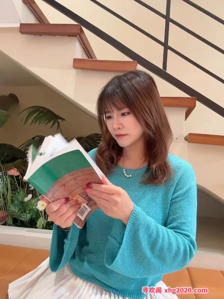 梅村附近，大奶妹子