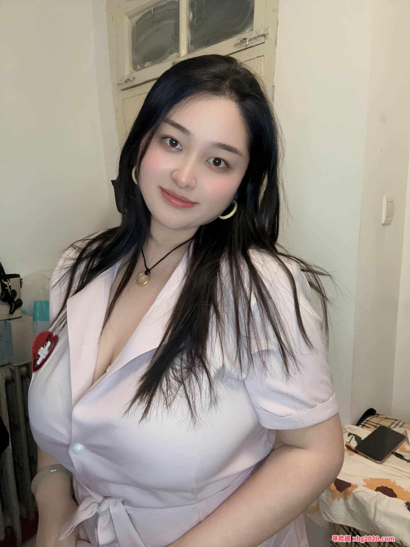 翘臀巨乳雪雪少妇
