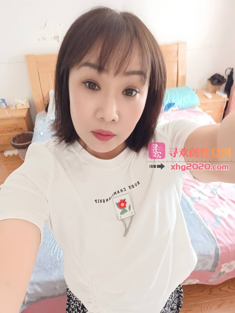 南京六合龙池一卸货少妇