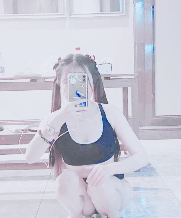 半套深喉小妖精