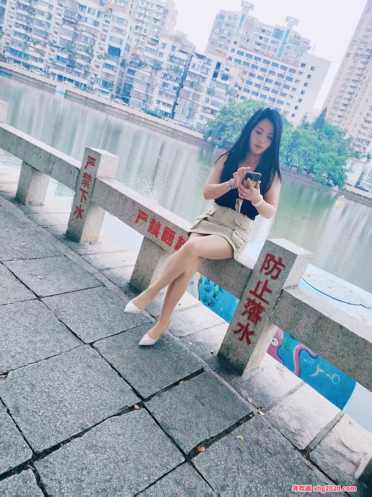 爱穿丝袜的少妇
