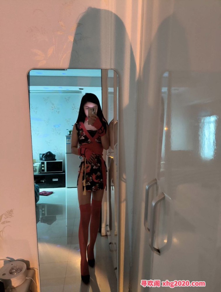性感身材艾微儿