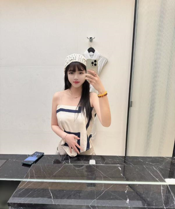 俏皮可爱杉杉老师