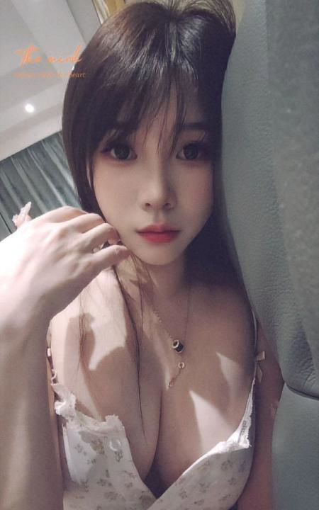 天河区舌吻小妖精