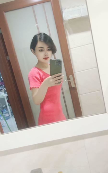 龙岗短发妹子