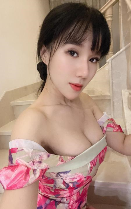D奶长舌少妇