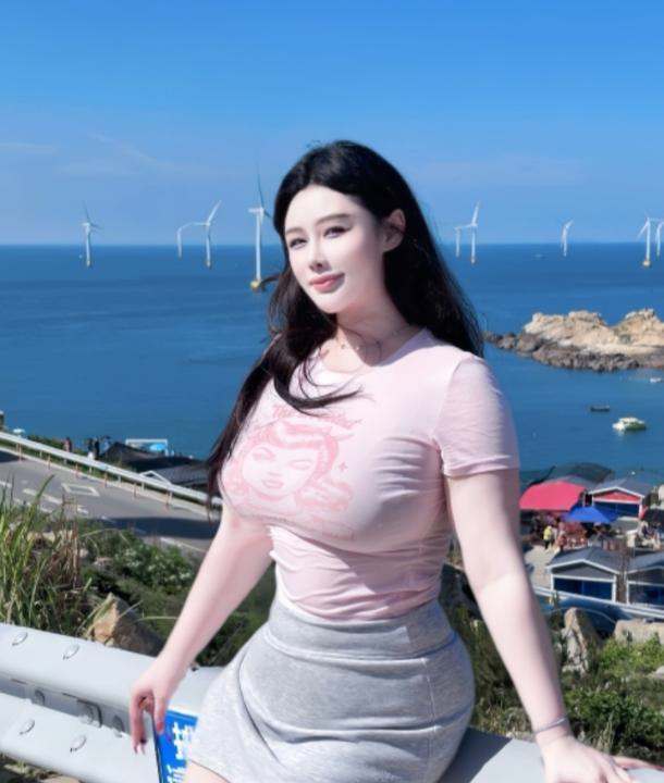 一米七的大胸妹