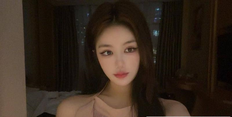 纯欲风性感文艺小妹